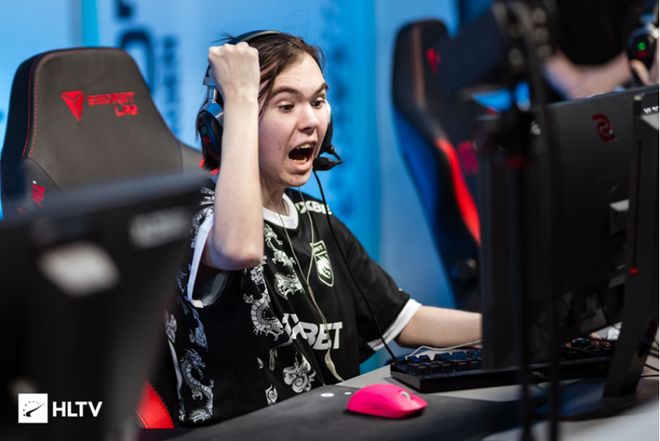 他与詹姆斯 他与詹姆斯