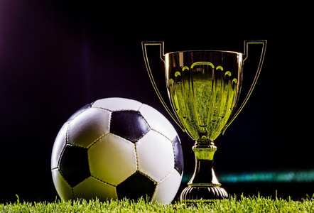 战术地位是 战术地位是